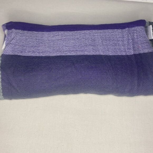 Ladies blanket scarf purple white black one size NWT - Picture 4 of 4